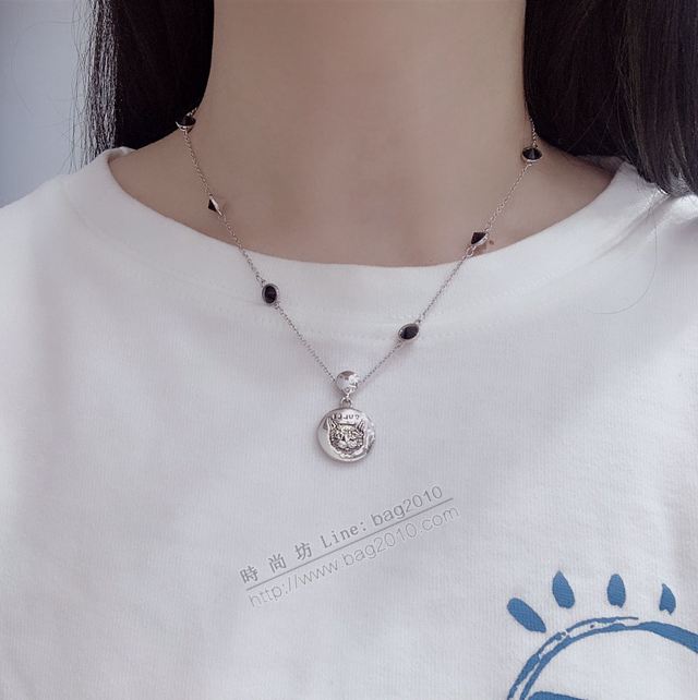 GUCCi飾品 古馳新款黑耀石女項鏈 Gucci logo Beind for love 貓項鏈  zgbq1046